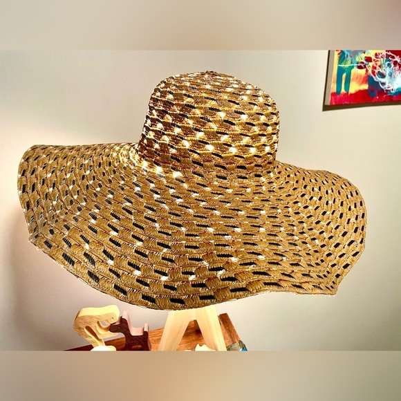 H by Halston Wide Brim Floppy Sun Hat Straw Beach Resort Vacation NWT & NWOT main image 16